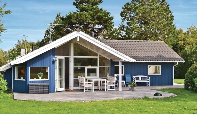 Lovely home in Græsted with WiFi