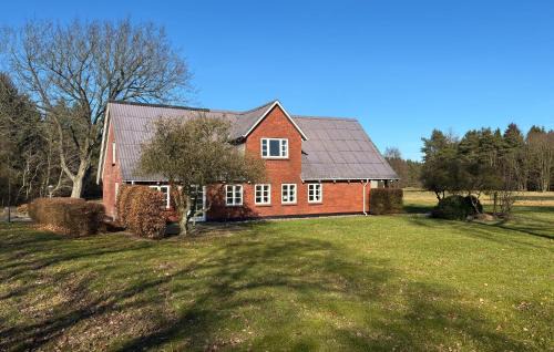 Lovely Home In Gram With Wifi