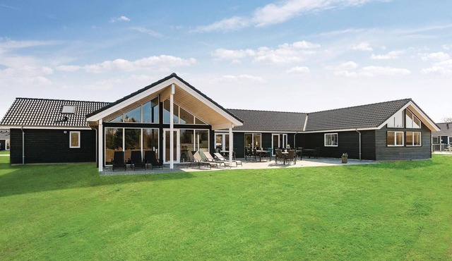 Lovely home in Grenaa with sauna