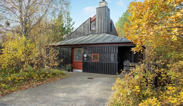 Lovely home in Grenaa with kitchen