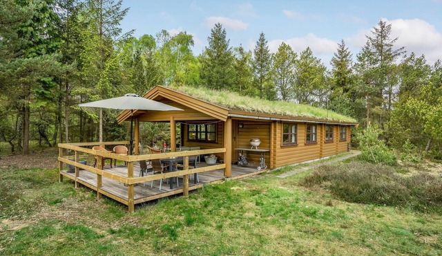 Lovely home in Hadsund with WiFi