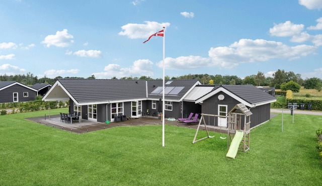 Lovely home in Hadsund with sauna