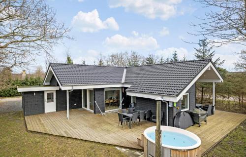 Lovely Home In Hadsund With Kitchen