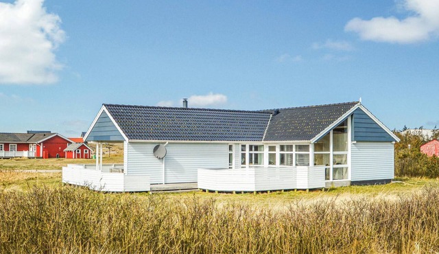Lovely home in Harboøre with sauna