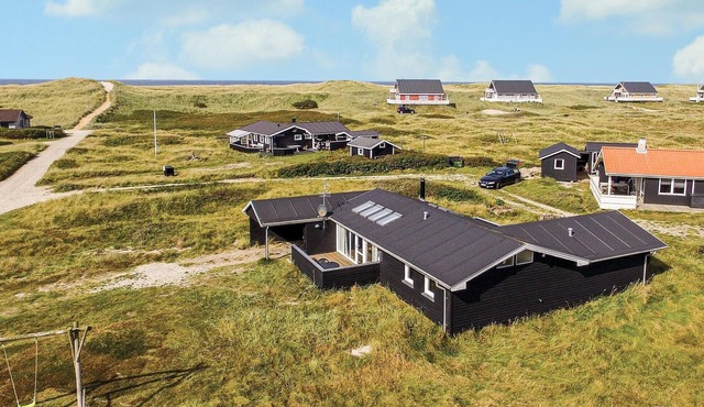 Lovely home in Harboøre with WiFi