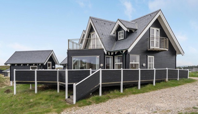 Lovely home in Harboøre with sauna