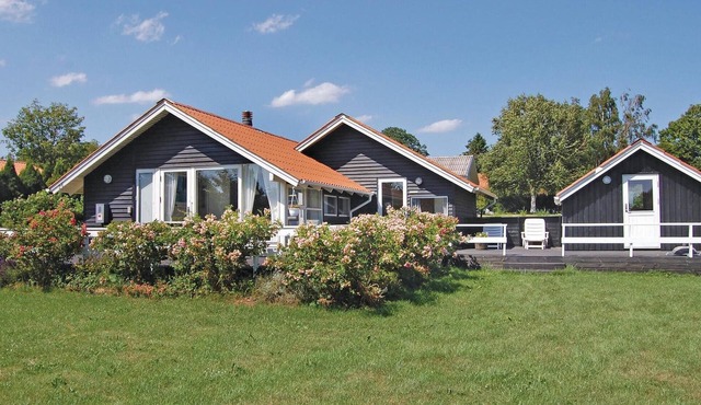 Lovely home in Hejls with sauna