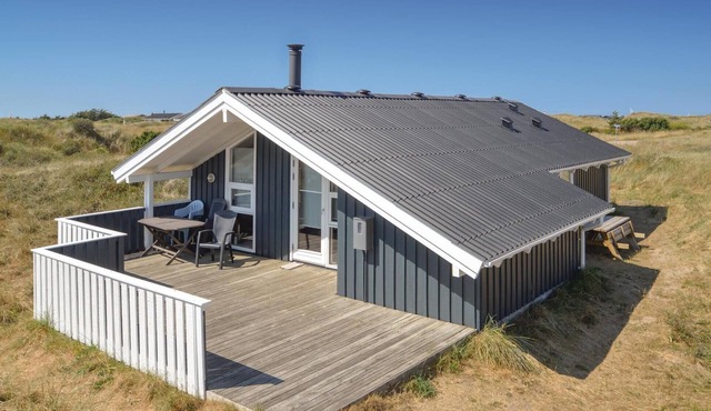 Lovely home in Hirtshals with sauna