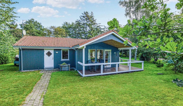 Lovely home in Højby with WiFi