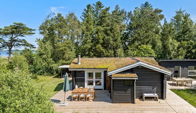 Lovely home in Højslev with kitchen