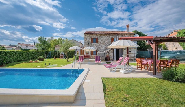 Lovely home in Milotski Brijeg