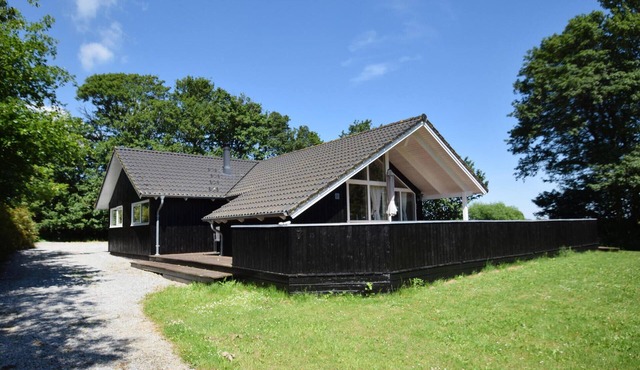 Lovely home in Humble with WiFi