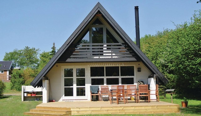 Lovely home in Humble with WiFi