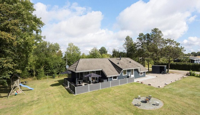 Lovely home in Humble with sauna