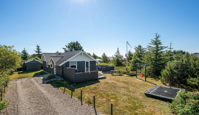 Lovely home in Hvide Sande with sauna