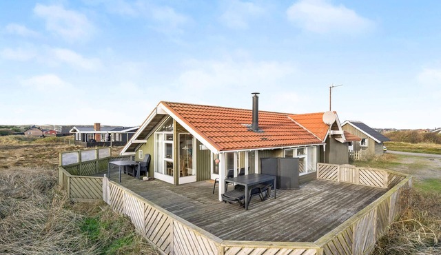 Lovely home in Hvide Sande with sauna