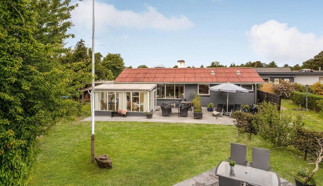 Lovely home in Juelsminde with kitchen