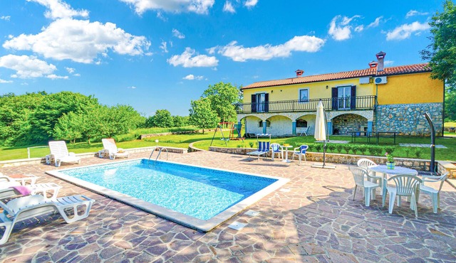 Lovely home in Jurani