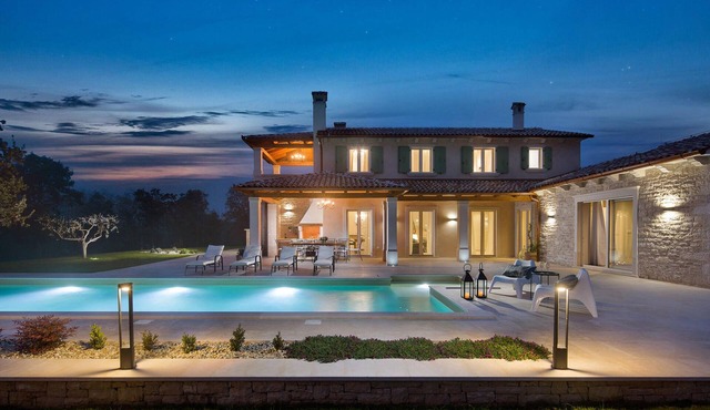 Lovely home in Karojba with sauna