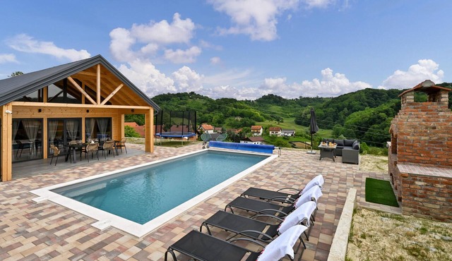 Lovely home in Klokovec