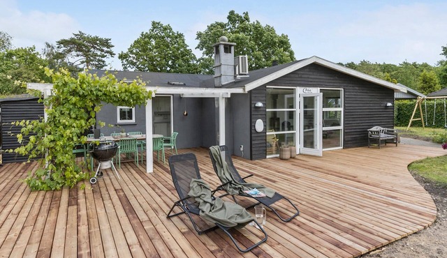 Lovely home in Knebel with kitchen