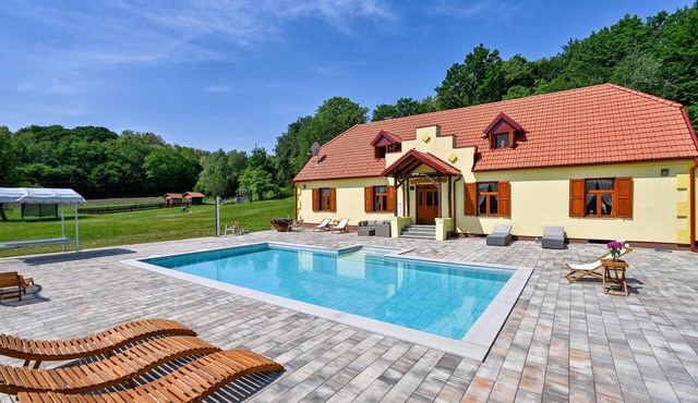 Lovely home in Konjscina