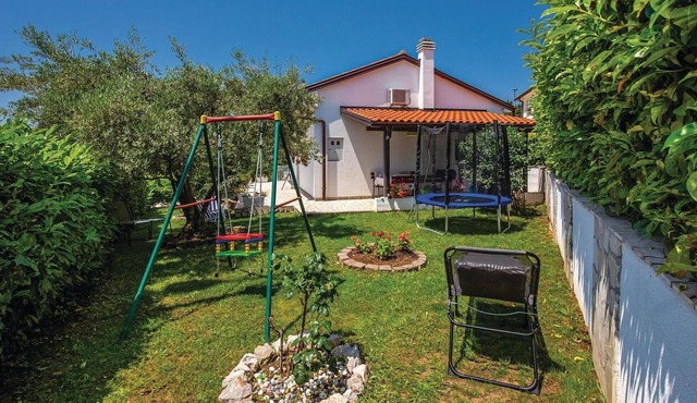 Lovely home in Kostrena
