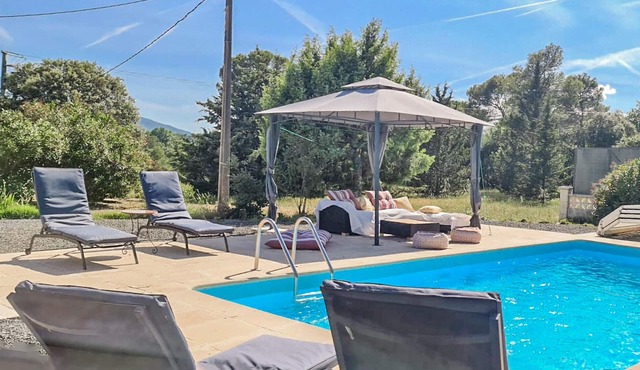 Lovely home in Le Luc with WiFi
