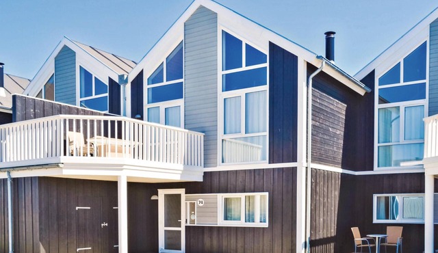 Lovely home in Løkken with WiFi