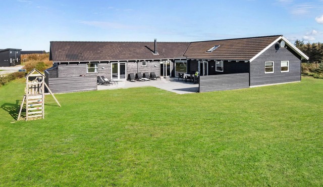 Lovely home in Løkken with sauna