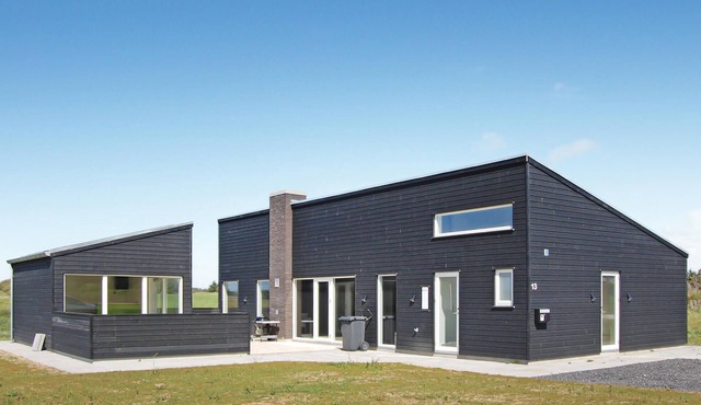 Lovely home in Løkken with sauna