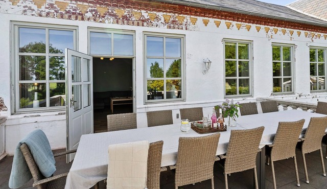 Lovely home in Lunderskov with WiFi