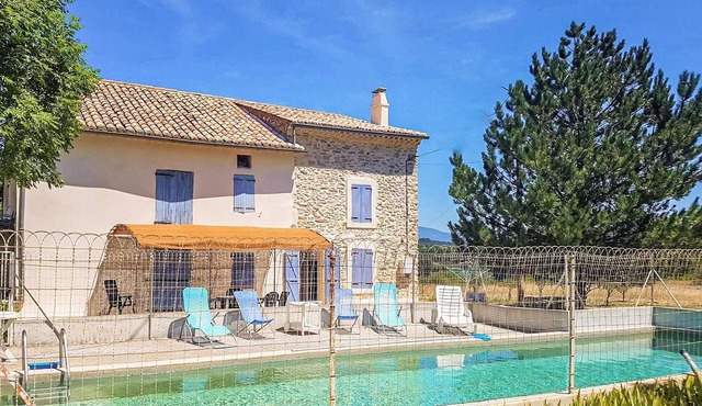 Lovely home in Malaucène with kitchen