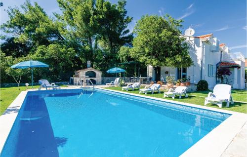 Lovely Home In Mocici