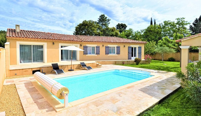 Lovely home in Mornas