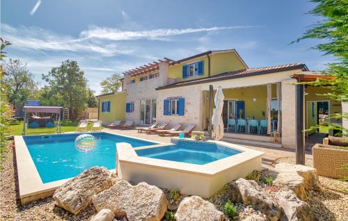 Lovely Home In Naselje Muzini With Sauna