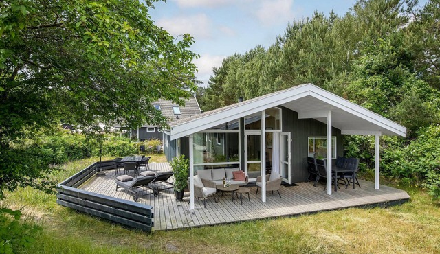 Lovely home in Nexø with sauna