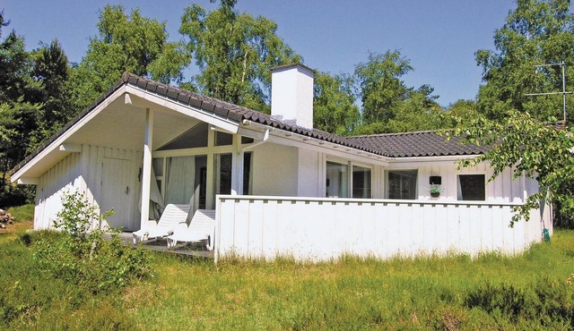 Lovely home in Nexø with sauna