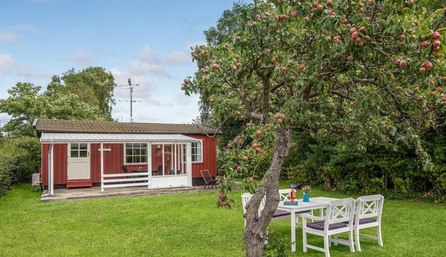 Lovely home in Nexø with WiFi