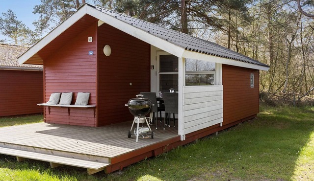 Lovely home in Nexø with WiFi