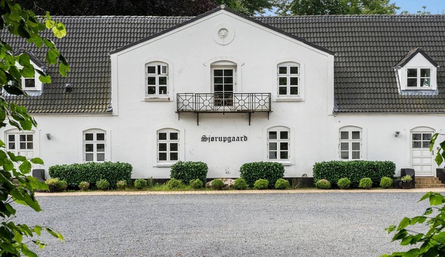 Lovely home in Nimtofte with WiFi