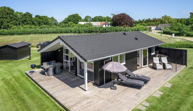Lovely home in Nordborg with kitchen
