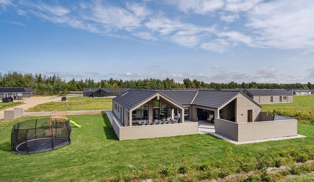 Lovely home in Nørre Nebel with sauna