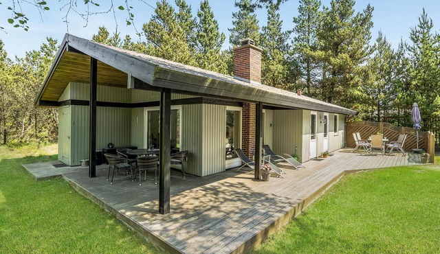 Lovely home in Nørre Nebel with WiFi