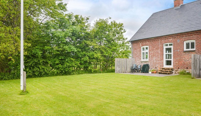 Lovely home in Nørre Nebel with WiFi