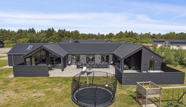Lovely home in Nørre Nebel with sauna