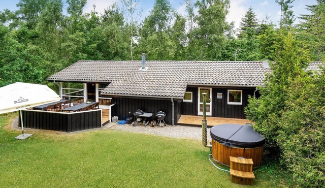 Lovely home in Nykøbing Sj with sauna