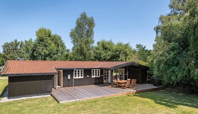 Lovely home in Nykøbing Sj with kitchen