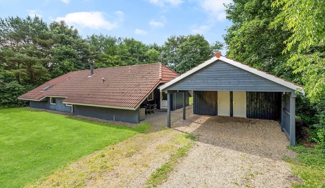 Lovely home in Oksbøl with sauna