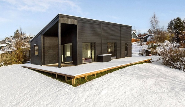 Lovely home in ølsted with WiFi